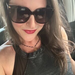 Meet your Posher, Dana